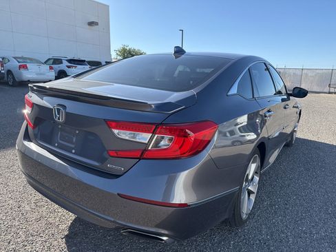Used 2018 Honda Accord Touring image 6