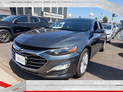 Used 2019 Chevrolet Malibu LT FWD image 1