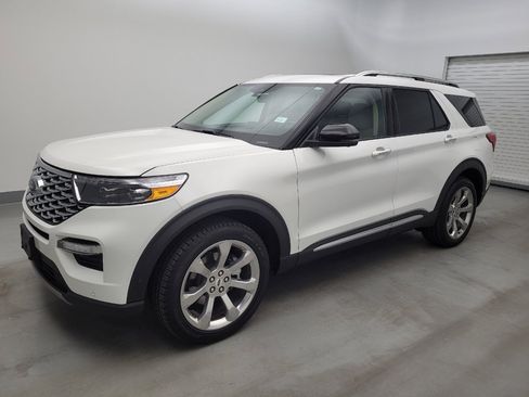 Used 2020 Ford Explorer Platinum w/ Premium Technology Package AWD/4WD image 2