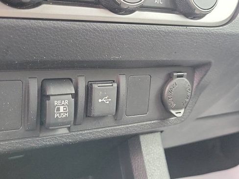 Used 2022 Toyota Tacoma SR5 RWD image 27