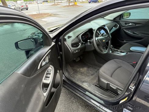Used 2023 Chevrolet Malibu LS FWD image 15