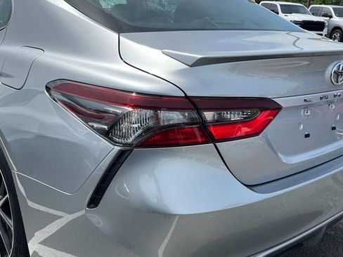 Used 2023 Toyota Camry SE FWD image 11