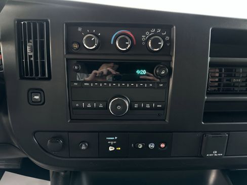 Used 2025 Chevrolet Express 3500 LS RWD image 13