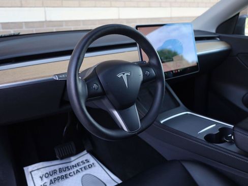 Used 2022 Tesla Model Y Long Range AWD/4WD image 13
