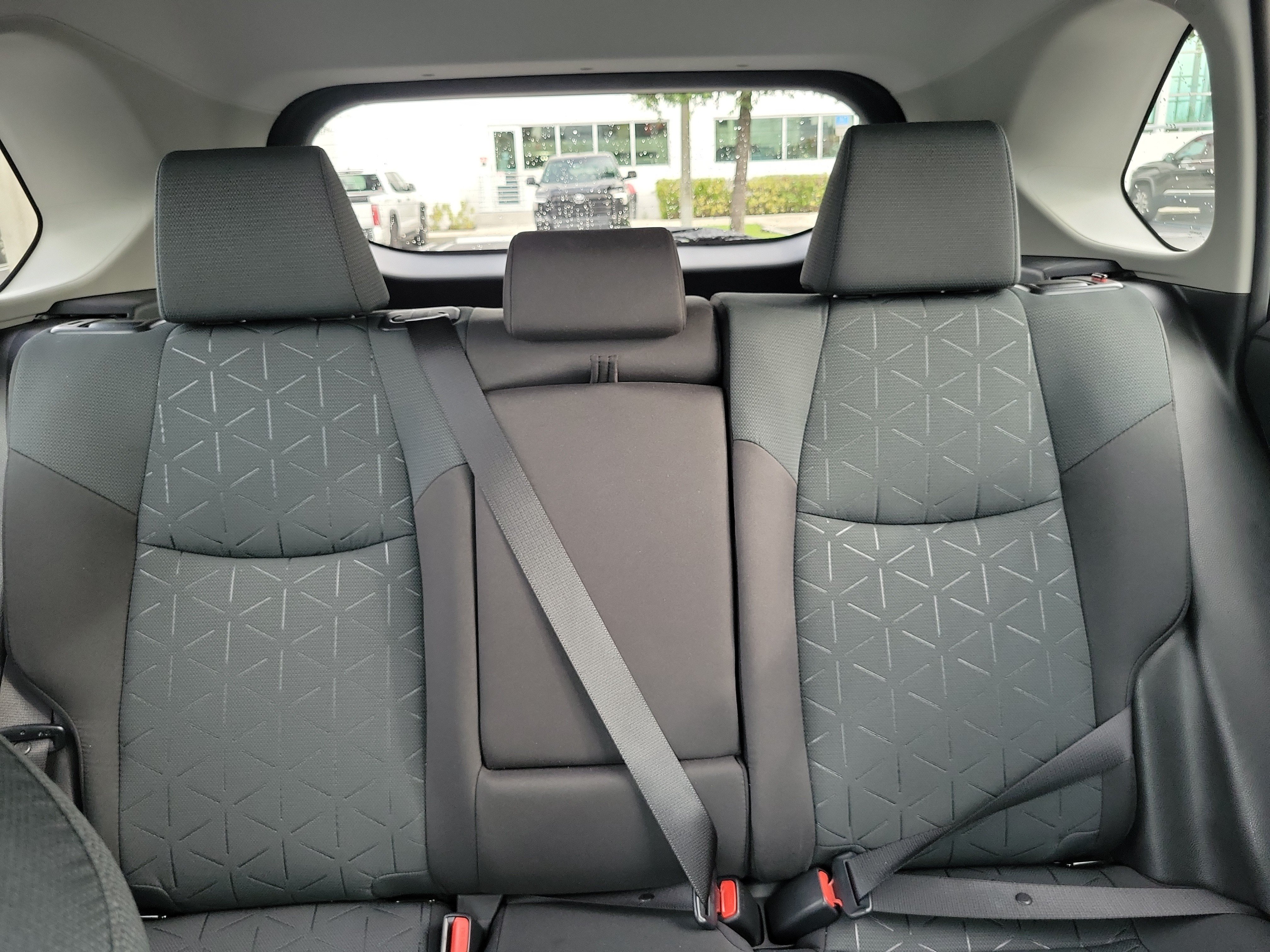 Used 2025 Toyota RAV4 XLE AWD/4WD image 21
