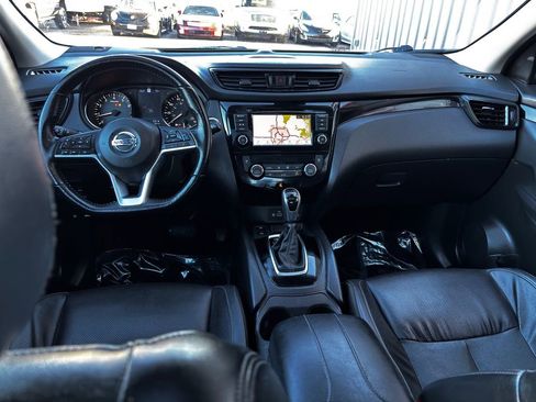 Used 2022 Nissan Rogue Sport SL w/ Premium Package image 36