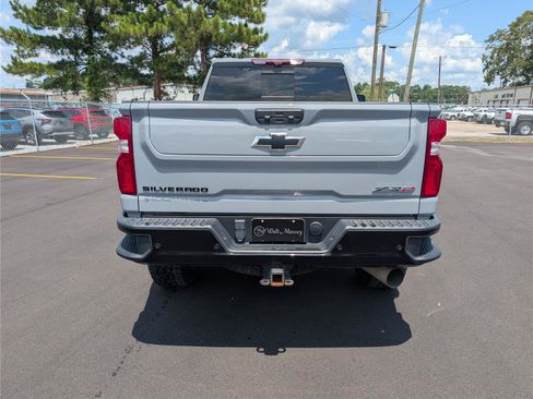 Used 2024 Chevrolet Silverado 2500 ZR2 w/ Technology Package AWD/4WD image 4