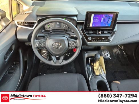 Used 2024 Toyota Corolla LE AWD/4WD image 31