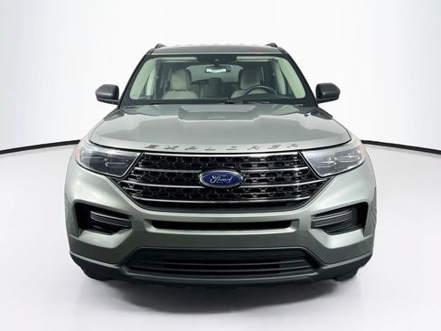 Used 2020 Ford Explorer XLT w/ Cold Weather Package AWD/4WD image 2