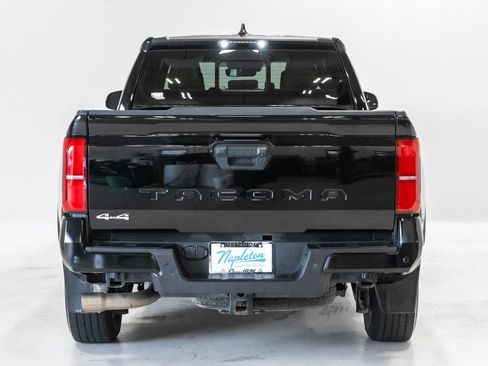 Used 2024 Toyota Tacoma SR5 AWD/4WD image 31