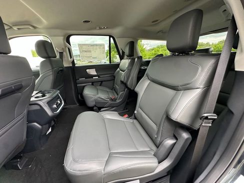New 2026 Ford Expedition Active AWD/4WD image 17