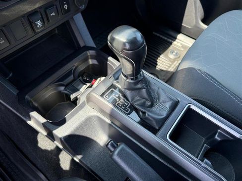 Used 2020 Toyota Tacoma TRD Off-Road AWD/4WD image 23