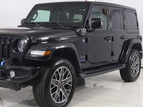 Used 2023 Jeep Wrangler Unlimited Sahara AWD/4WD image 51