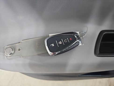 Used 2024 Chevrolet Equinox LS w/ LS Convenience Package FWD image 39