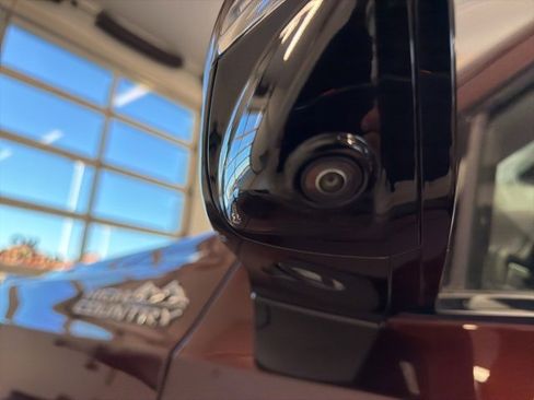 Used 2022 Chevrolet Tahoe High Country image 16