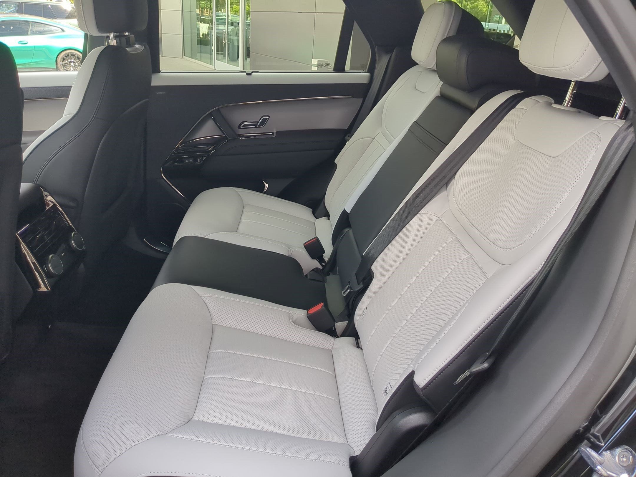 New 2026 Land Rover Range Rover Sport Dynamic SE AWD/4WD image 28