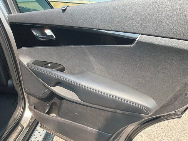 Used 2017 Kia Sorento SX AWD/4WD image 11