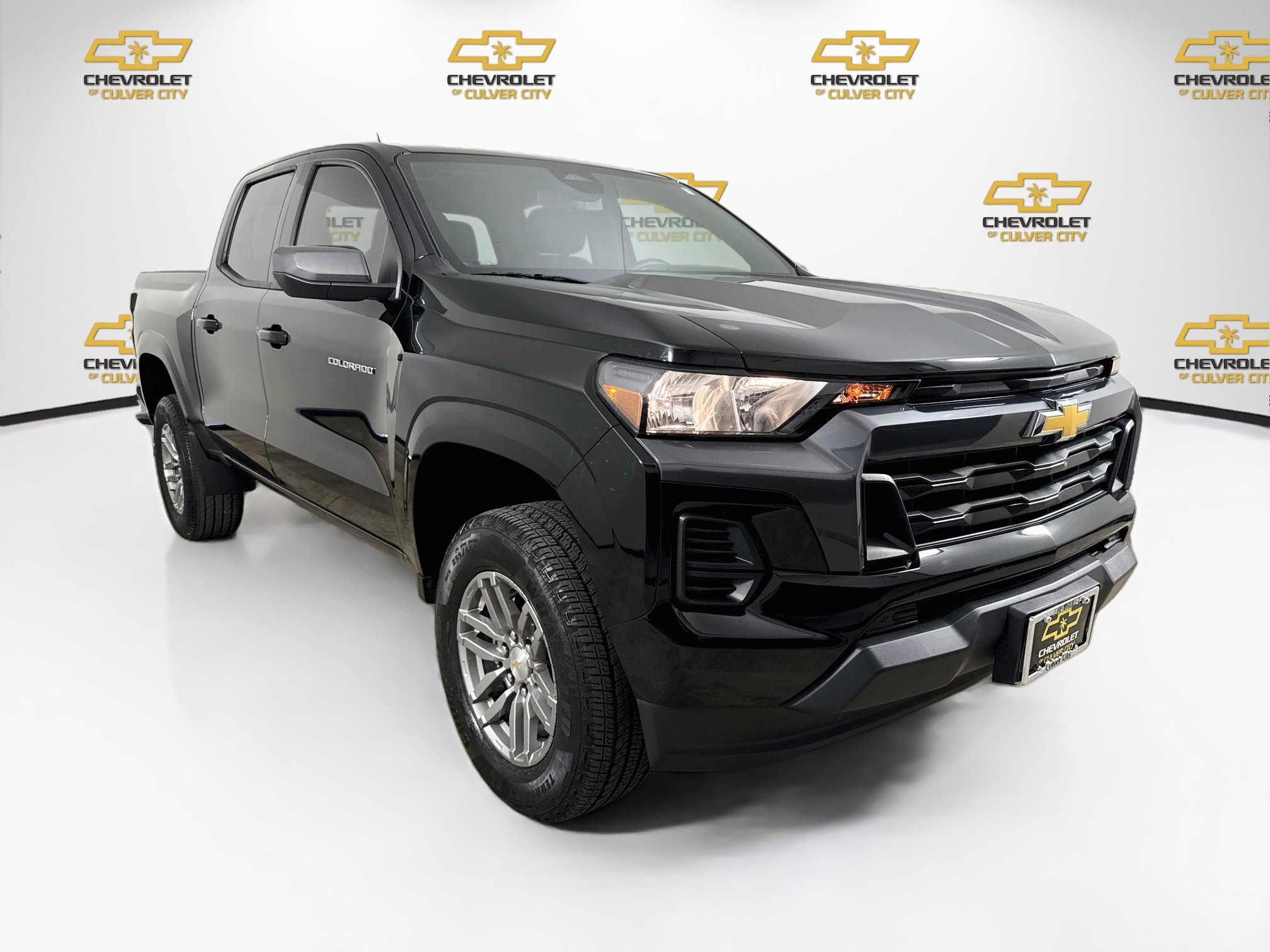 Used 2023 Chevrolet Colorado LT RWD image 1