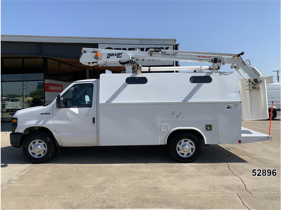 Used 2017 Ford E-350 and Econoline 350 Super Duty w/ Power Windows & Locks Group RWD image 5