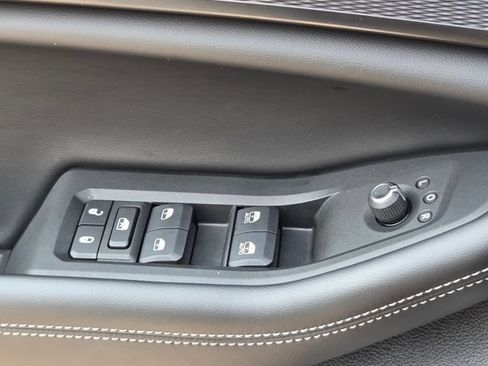 Used 2025 Jeep Grand Cherokee L Altitude RWD image 27