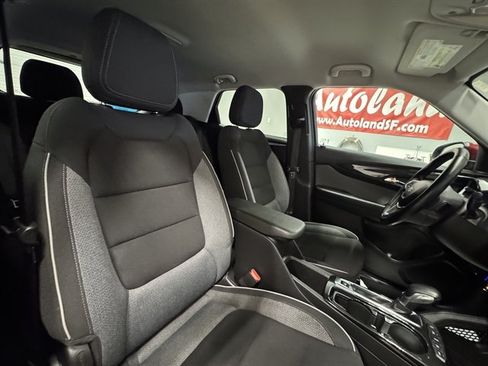 Used 2024 Chevrolet TrailBlazer LT w/ LT Cold Weather Package AWD/4WD image 12