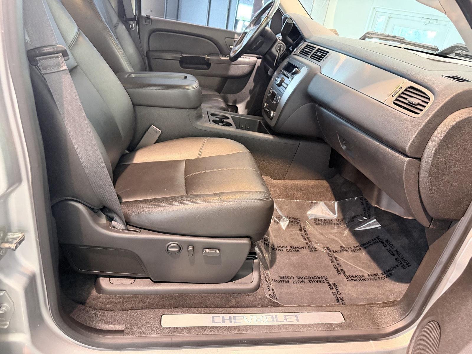 Used 2014 Chevrolet Silverado 2500 LTZ w/ LTZ Plus Package AWD/4WD image 29