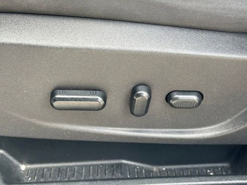 Used 2019 Ford Escape SE image 23