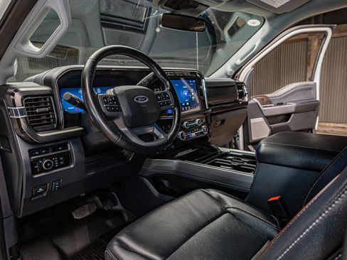 Used 2023 Ford F250 Lariat w/ Lariat Ultimate Package AWD/4WD image 13