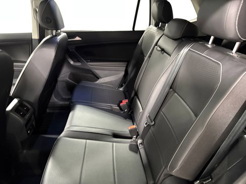 Used 2021 Volkswagen Tiguan SE AWD/4WD image 9