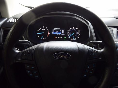 Used 2017 Ford Edge SE image 11