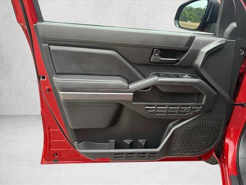 Certified 2025 Toyota Tacoma SR5 AWD/4WD image 11