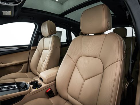 New 2025 Porsche Macan image 19