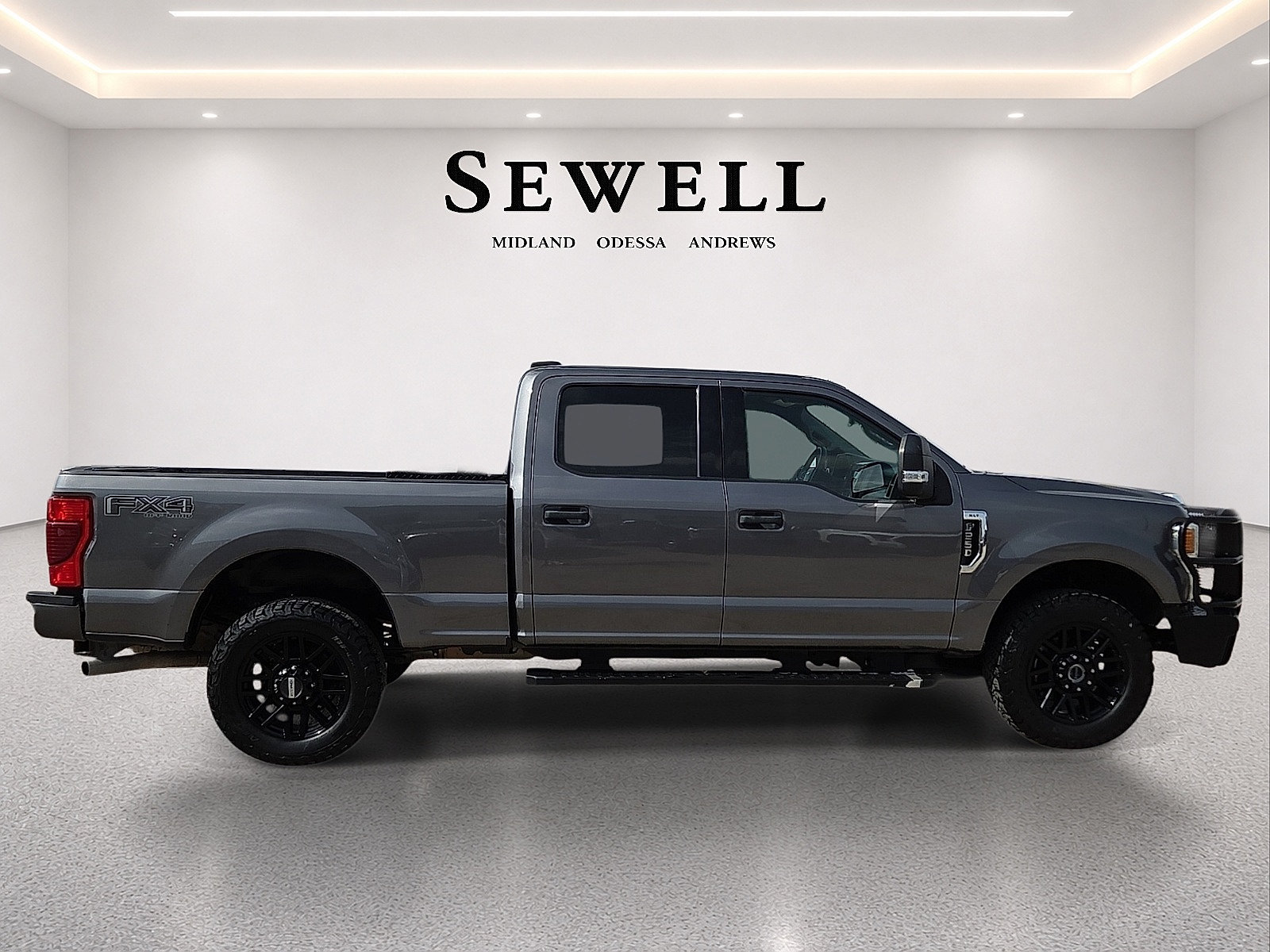 Used 2022 Ford F250 XLT w/ Black Appearance Package AWD/4WD image 5