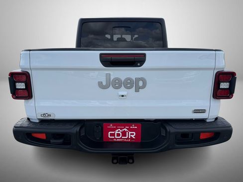 Used 2021 Jeep Gladiator Overland w/ Safety Group AWD/4WD image 7