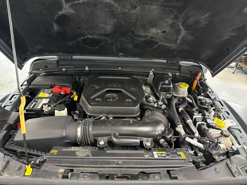 Used 2024 Jeep Wrangler Unlimited AWD/4WD image 74