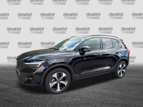 Used 2026 Volvo XC40 B5 Plus AWD/4WD image 7