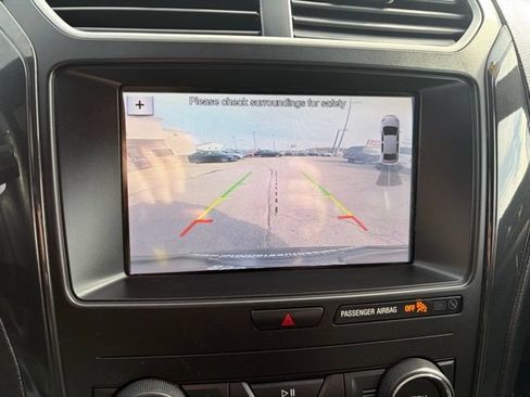 Used 2019 Ford Explorer XLT w/ Equipment Group 201A AWD/4WD image 24