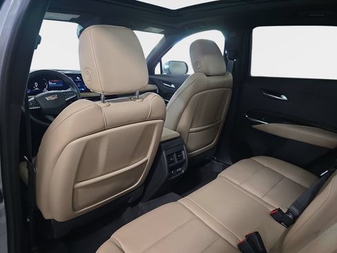 Used 2024 Cadillac XT4 Premium Luxury w/ Technology Package FWD image 16