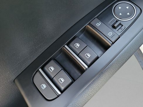 Used 2025 Kia Soul LX w/ LX Technology Package FWD image 13