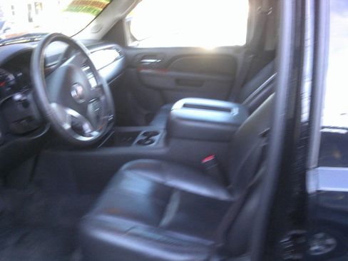 Used 2013 GMC Yukon SLT w/ SLT-2 Equipment Package image 7