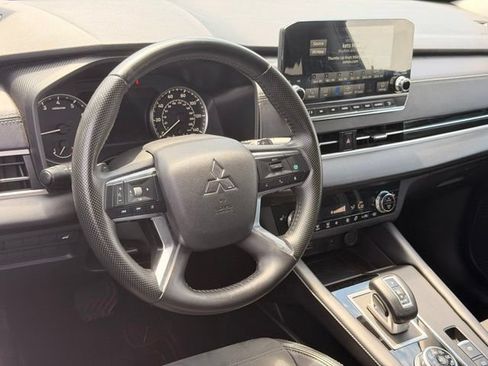 Used 2024 Mitsubishi Outlander SE AWD/4WD image 19