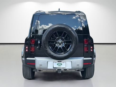 Used 2025 Land Rover Defender 110 S AWD/4WD image 4