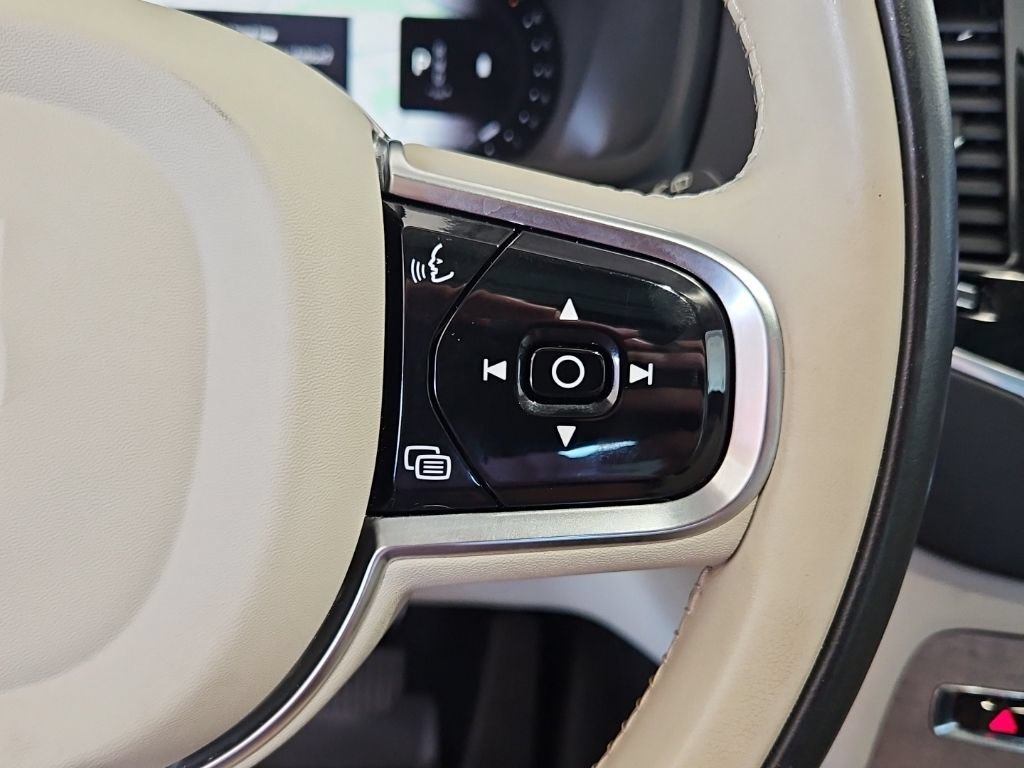 Used 2023 Volvo XC90 B6 Plus w/ Protection Package Premier AWD/4WD image 12