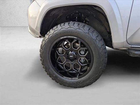 Used 2020 Toyota Tacoma TRD Sport w/ TRD Premium Sport Package image 24