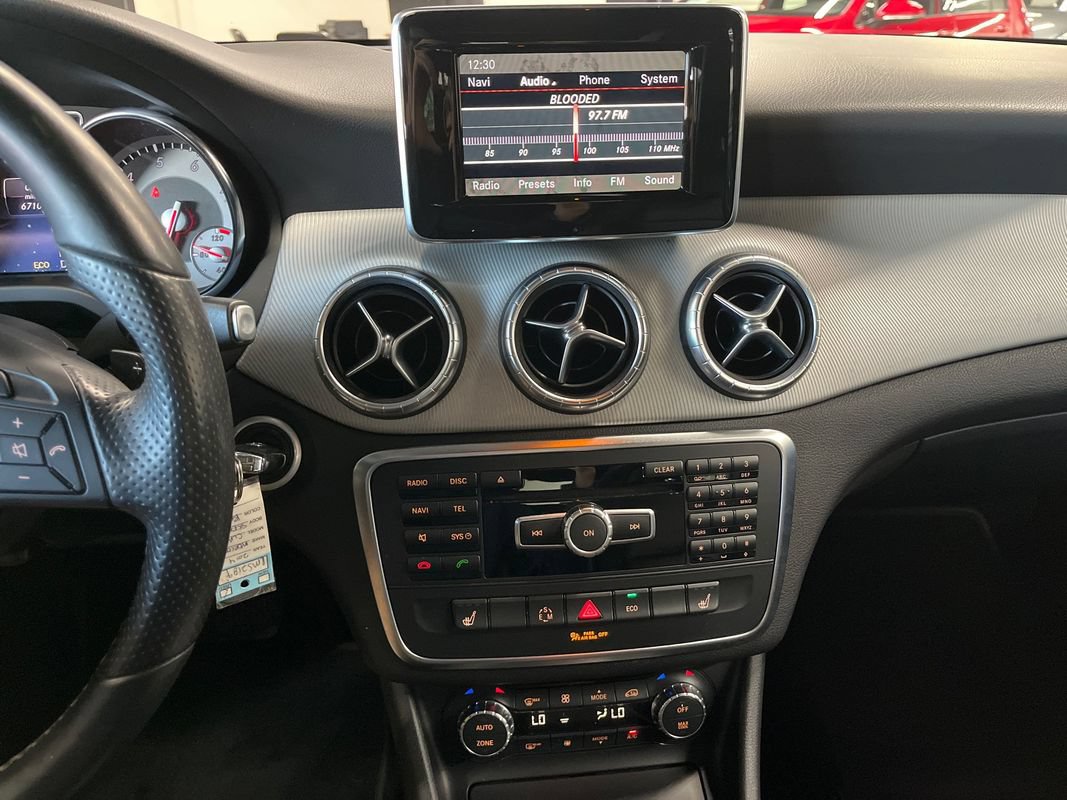 Used 2014 Mercedes-Benz CLA 250 image 40