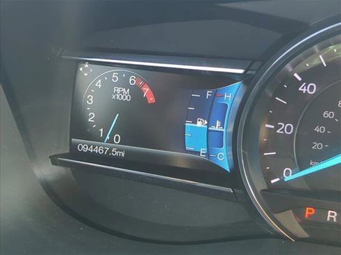 Used 2016 Ford Explorer XLT w/ Equipment Group 202A image 6