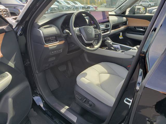 New 2026 Toyota Grand Highlander AWD image 10