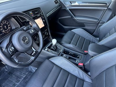Used 2018 Volkswagen Golf R 4-Door AWD/4WD image 9