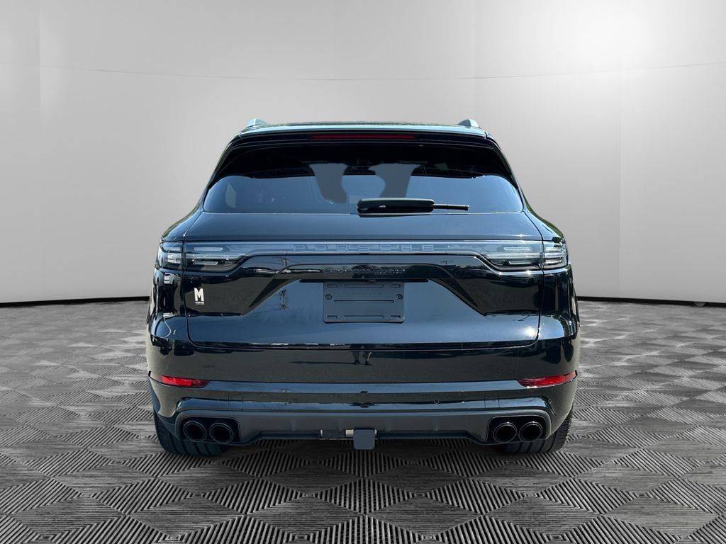 Used 2023 Porsche Cayenne Turbo AWD/4WD image 4