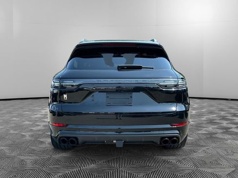 Used 2023 Porsche Cayenne Turbo AWD/4WD image 4